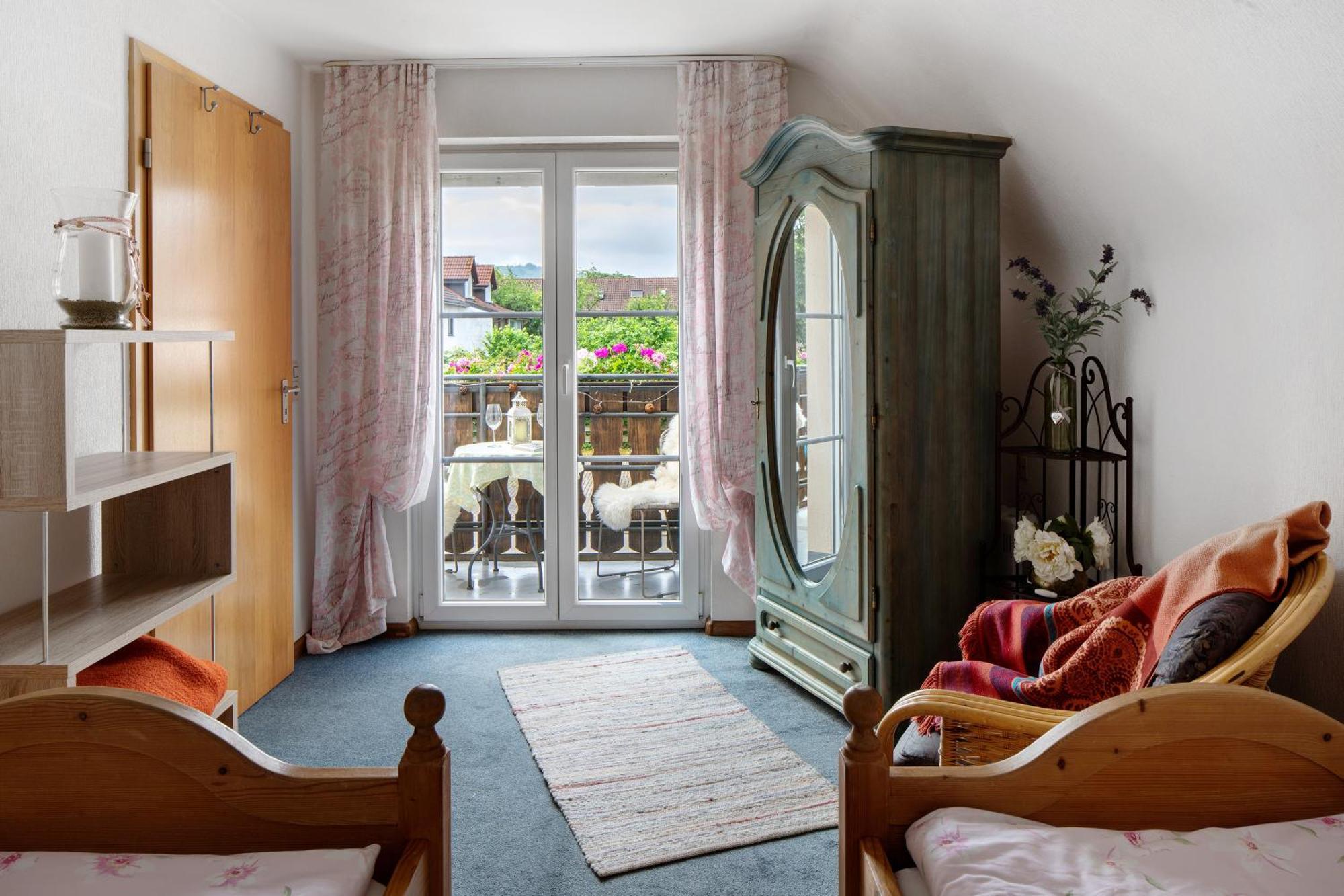 Ferienwohnung Hoell ไฟรบวร์กอิมไบรส์เกา ภายนอก รูปภาพ